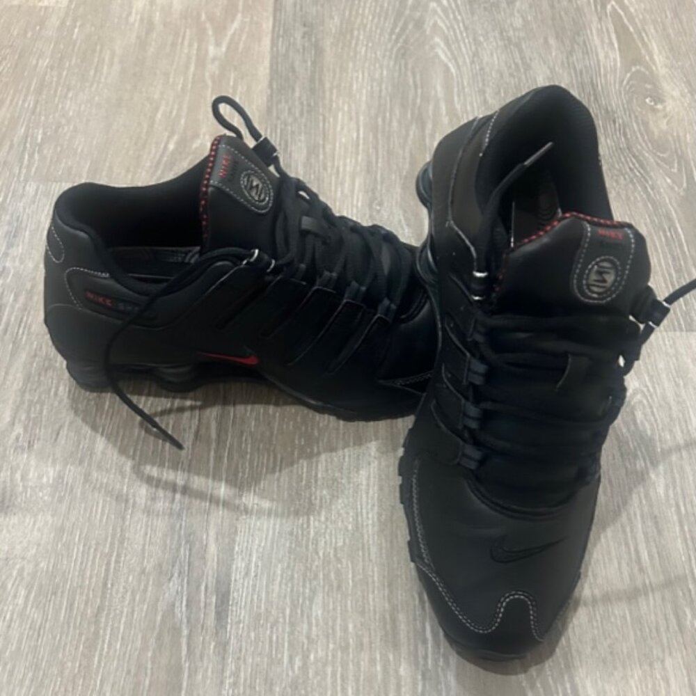 Nike Shox NZ Mens Running Shoes Black Red Leather 378341-017 Size 11